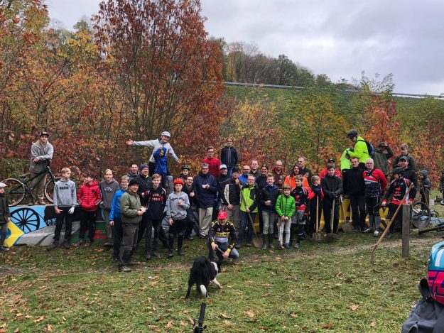 0e9ab858-1a3a-414f-b29c-f436f9617bfe