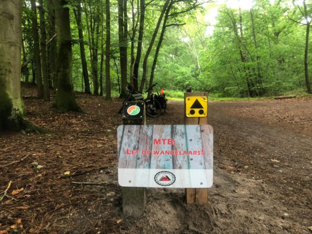 ec8559ae-531a-4a46-a1a6-67aa930020ee